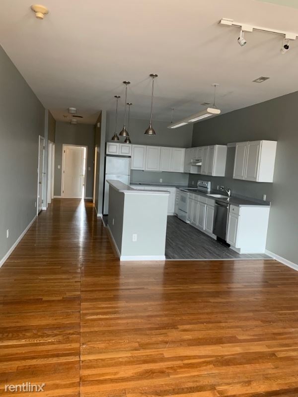 Foto del edificio - 1 br, 1 bath Apartment - 46 S 2nd St B Unit B