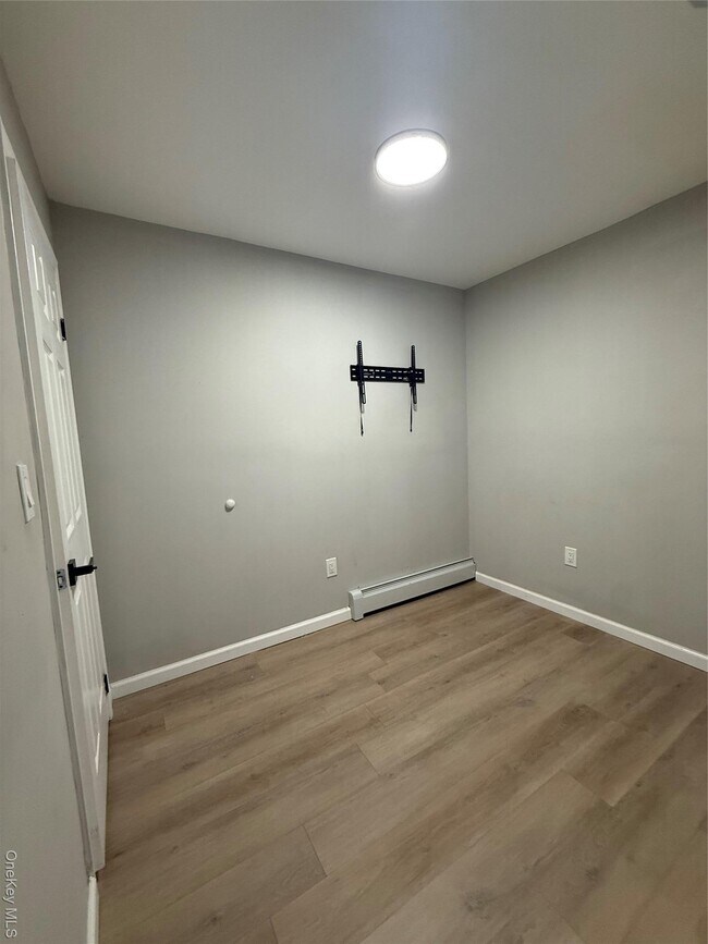 Foto del edificio - 119-19 Guy R Brewer Blvd