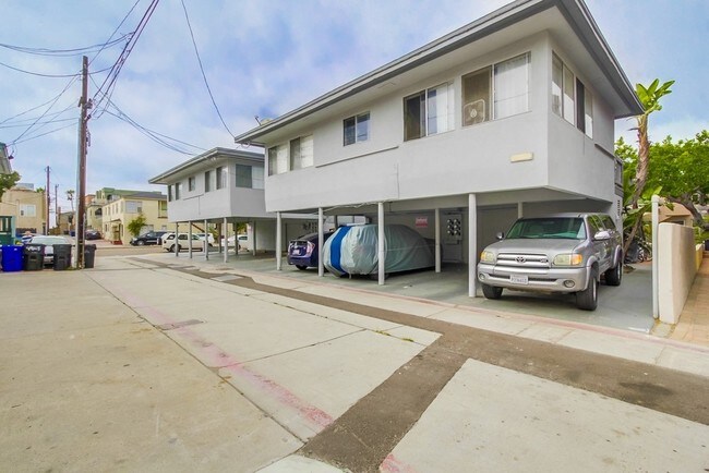 Building Photo - 801-807 Coronado Ct