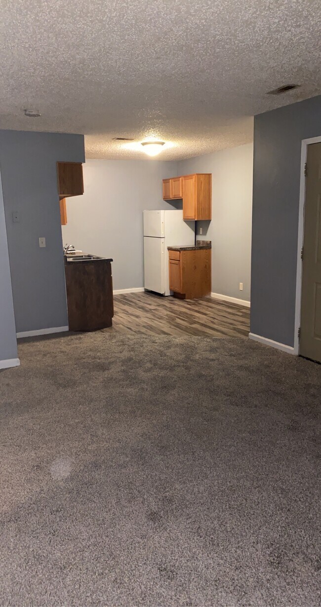 Living room/ Kitchen - 975 39th St