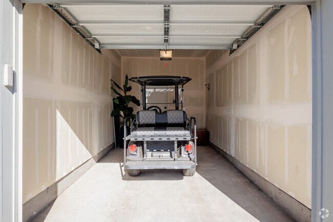 1BR, 1BA - 809SF - Garage - Marlon at Central Park