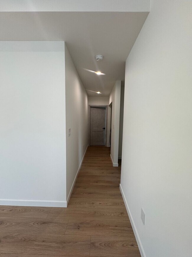 Foto del edificio - Spacious 1000 Sq. Ft. Second-Floor Back AD...