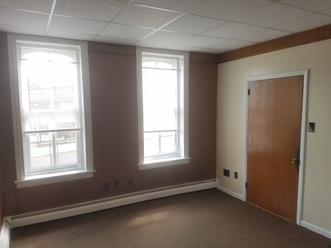 Building Photo - Spring City Efficiency - All utilities inc...
