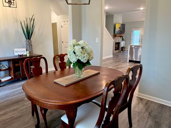 Foto del edificio - 54 Forsyth Ln
