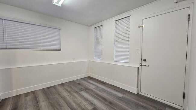 Photo du bâtiment - 1587 Stayte Rd