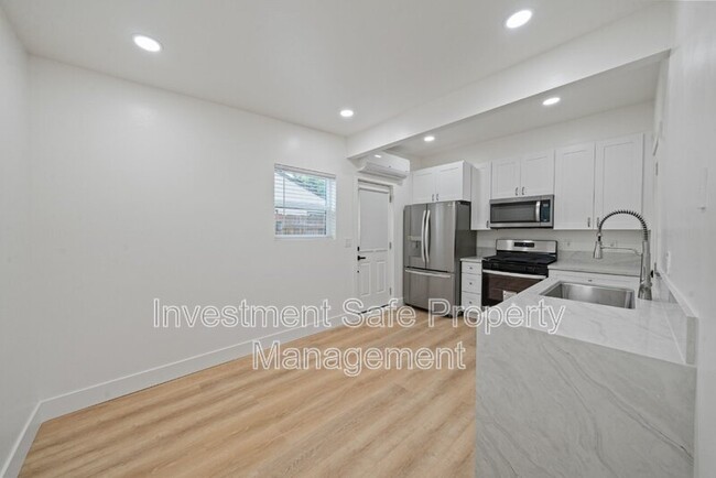 Foto del edificio - 6842 Estrella Ave