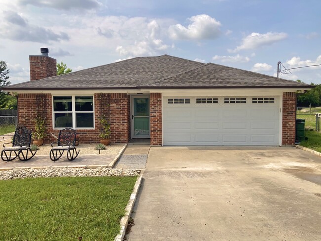 Foto del edificio - 2765 Creek Pl Dr