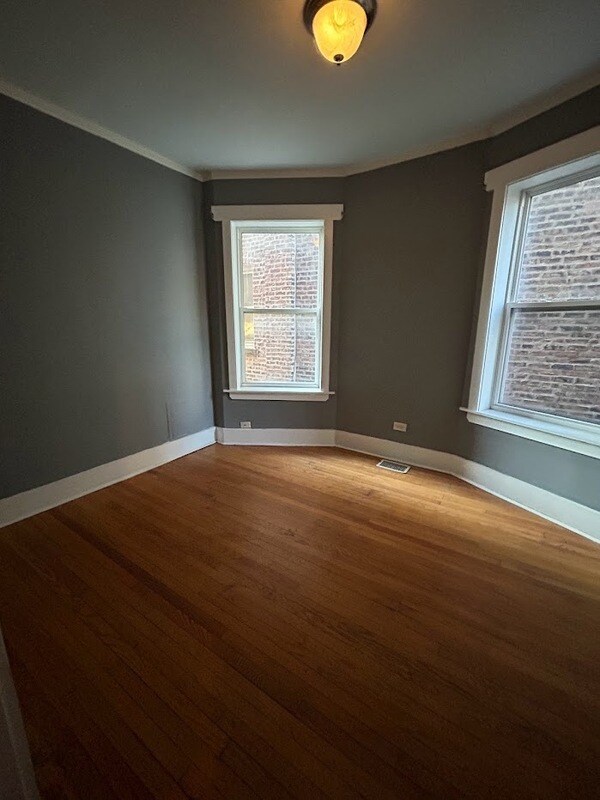 Building Photo - 7405 S Eberhart Ave