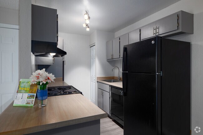 1 habitación, 1 baño - 600 pies cuadrados - Cocina - Latitude 32 Apartments
