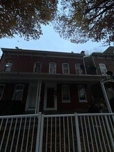 Building Photo - 76 Hudson St