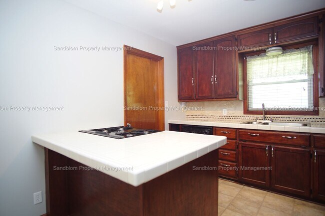 Foto del edificio - FOR LEASE | Midtown Tulsa | 3 Bed, 2 Bath ...
