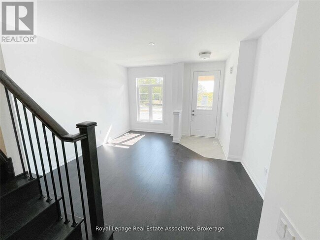 Photo du bâtiment - 4121 Hillsborough Cres