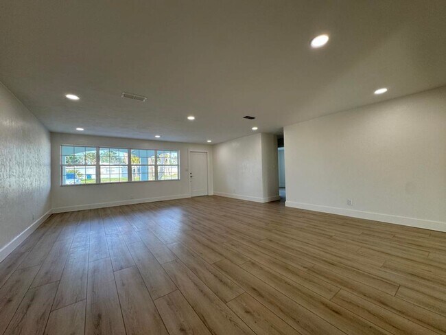 Foto del edificio - 2/2 plus Bonus Room in Ormond By the Sea