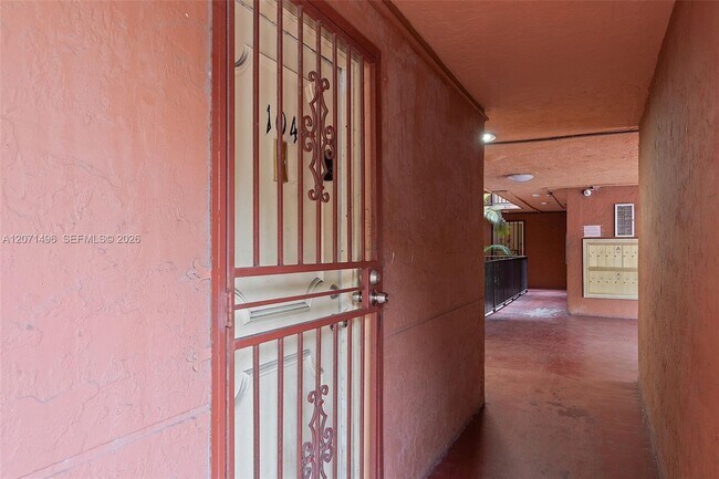 Foto del edificio - 6620 W 2nd Ct