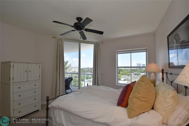 Foto del edificio - 2051 SE 3rd St
