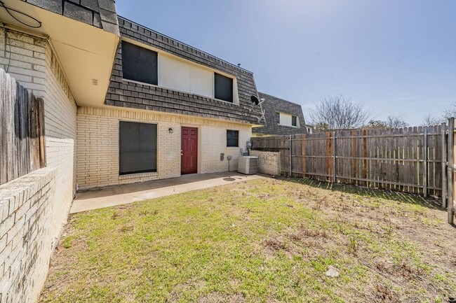 Foto del edificio - 1758 Belshire Ct