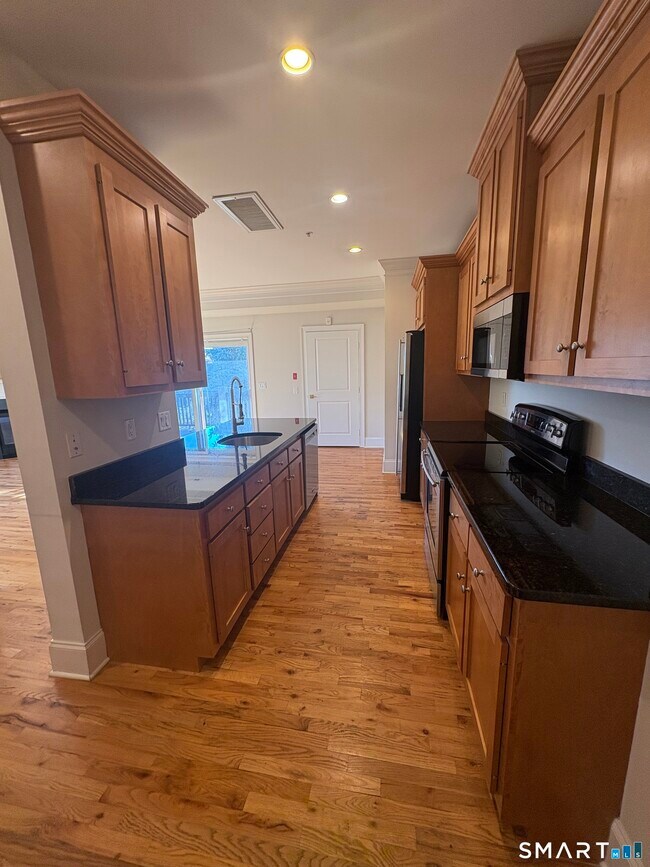 Building Photo - 21 Seir Hill Rd