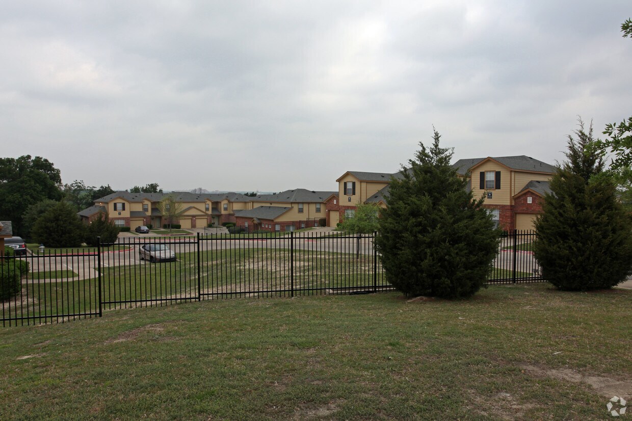 Homes of Persimmon Apartments Dallas, TX
