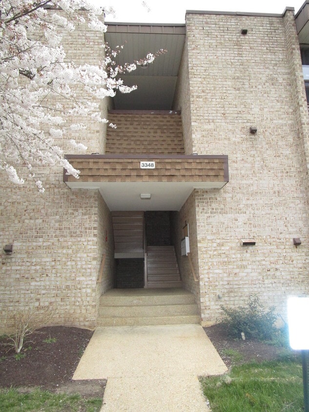 3348 Huntley Sq Dr, Temple Hills, MD 20748 Condo for Rent in Temple Hills, MD