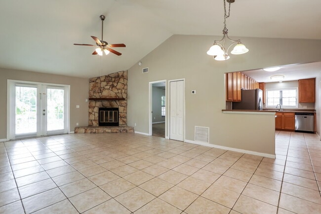 Building Photo - 3824 Tree Lake Dr