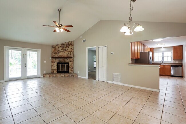 Foto del edificio - 3824 Tree Lake Dr