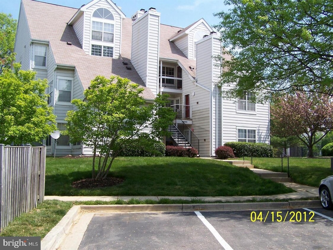 Primary Photo - Second floor unit for added privacy & secu...