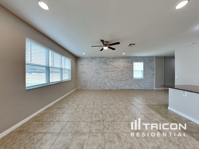 Building Photo - 10610 Aldo Moro Drive Wimauma FL