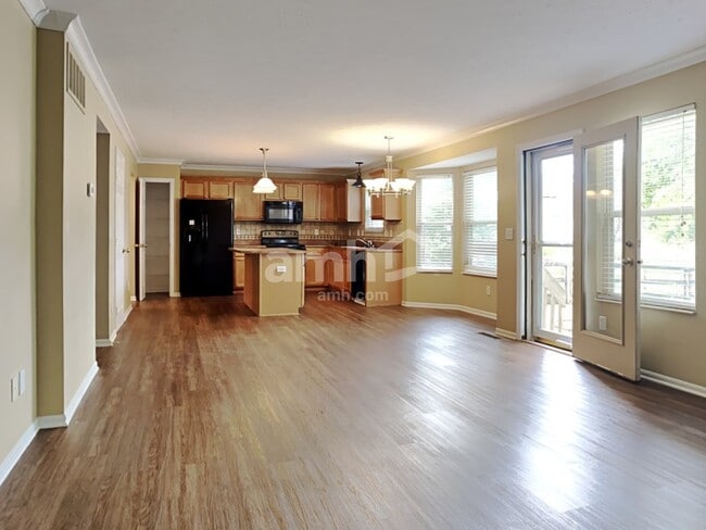 Building Photo - 180 Regency Sq