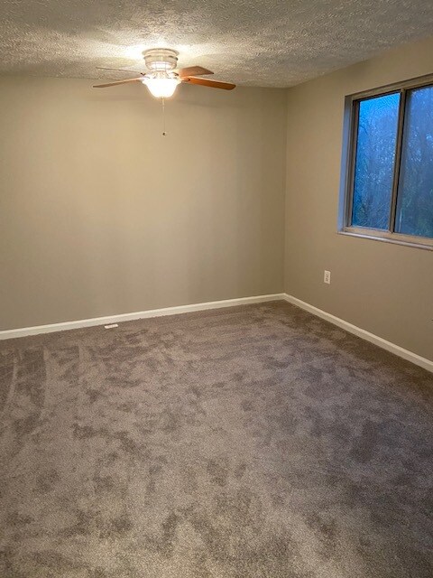 Foto del edificio - 3617 Laurel View Ct