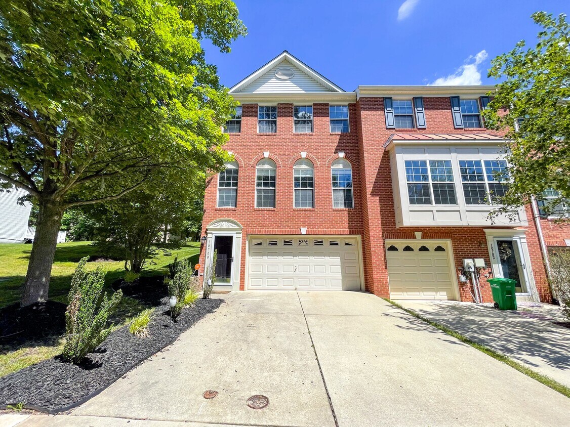 Primary Photo - 10700 Heather Glen Way