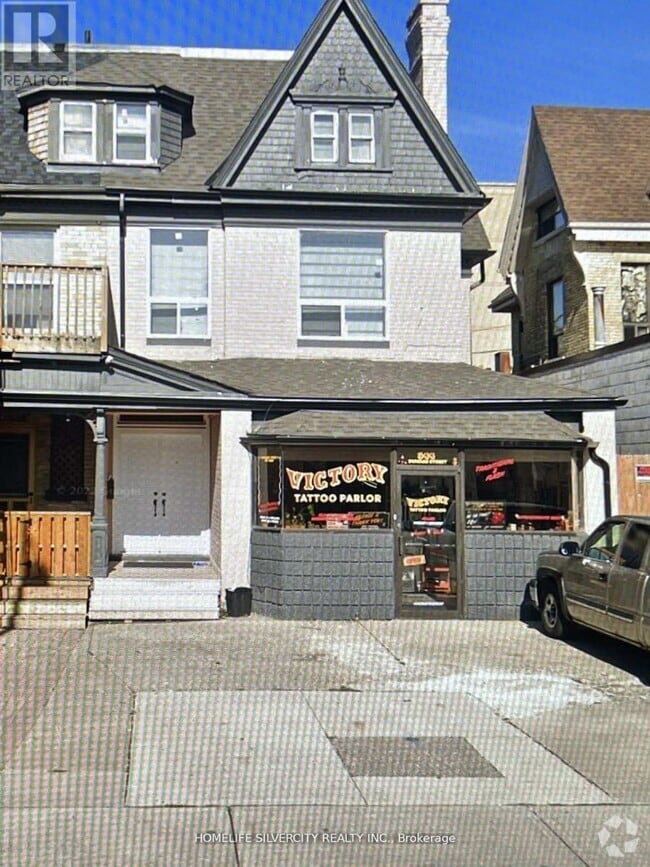 Building Photo - 544 Dundas St