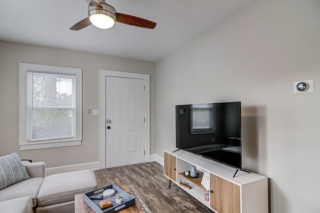 Foto del edificio - Adorable Duplex Off N Josephine Boyd - Ful...