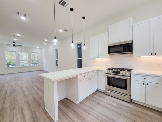 Foto del edificio - 4971 Brinkman St