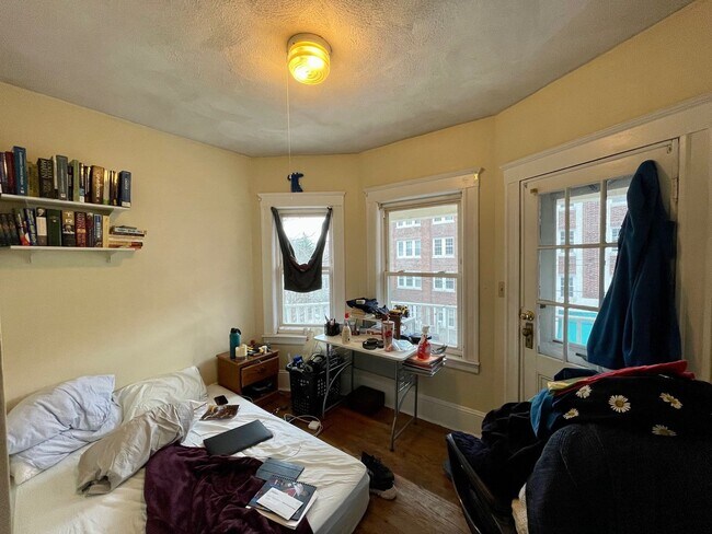 Foto del edificio - No Brokers Fee, Pets friendly Unit, Laundr...