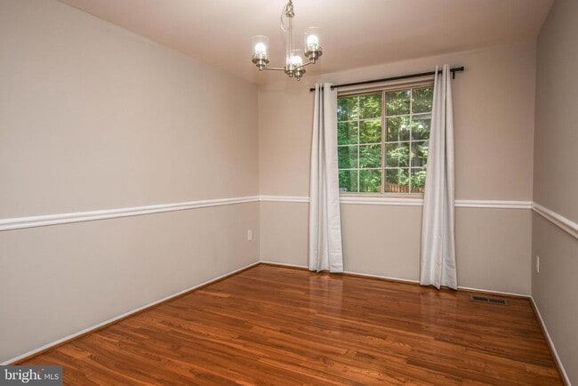 Building Photo - 10231 Millstream Dr
