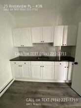 Building Photo - 25 Riverview Pl