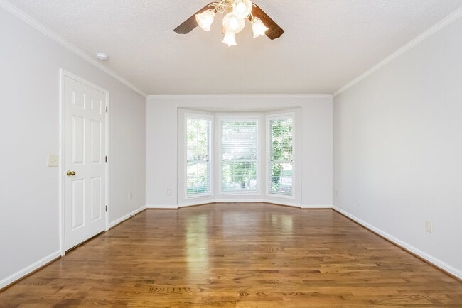 Building Photo - 6858 Creekwood Dr