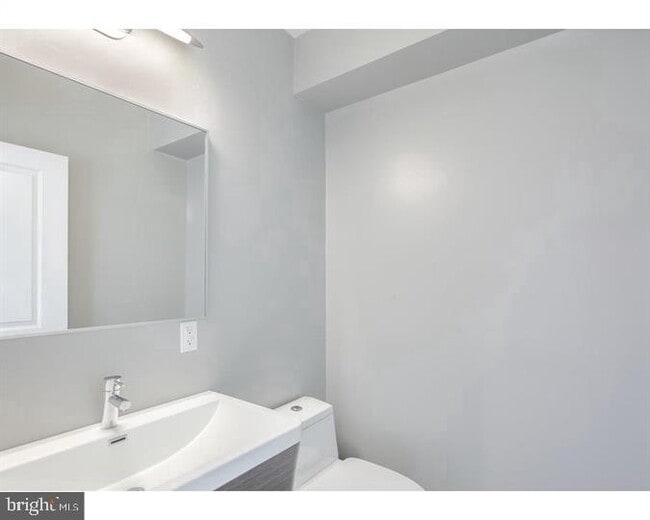 Building Photo - 914 N 16th St