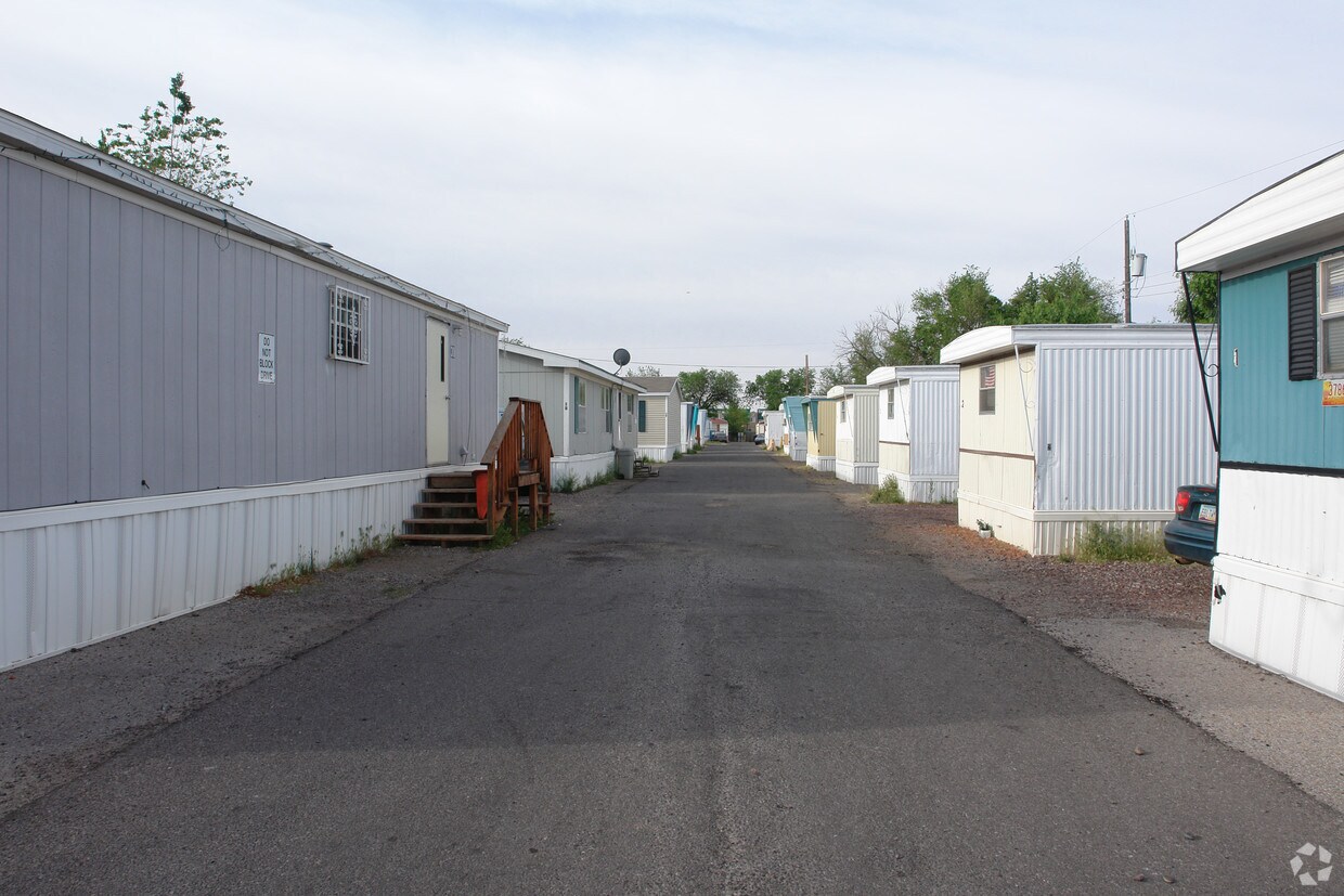 Building Photo - 10804 Central Ave SE