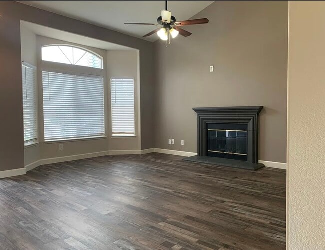 Building Photo - 1642 Prentiss Dr