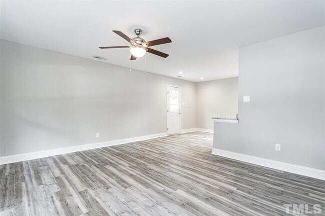 Foto del edificio - 3113 Idlewood Village Dr