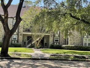 Building Photo - 864 Wax Myrtle Ln
