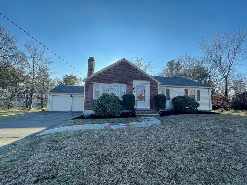 29 Richards Cir, Newton, MA 02465 House Rental in Newton, MA