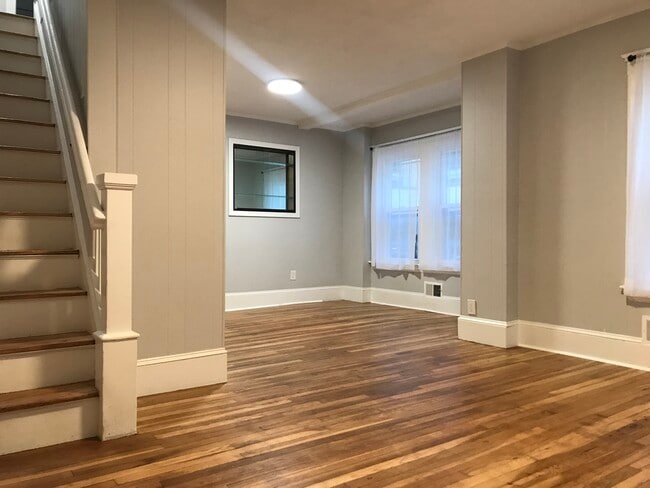 Building Photo - 15 Montvale Ave