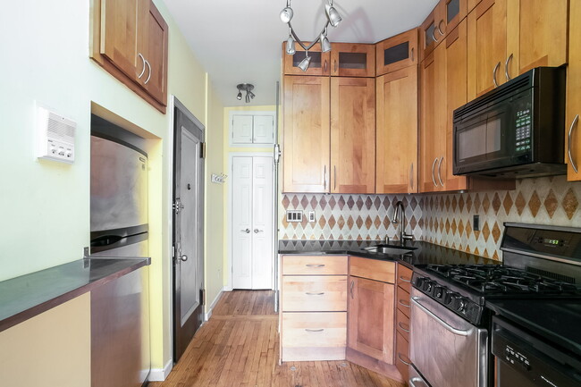 Foto del edificio - 235 E 54th St