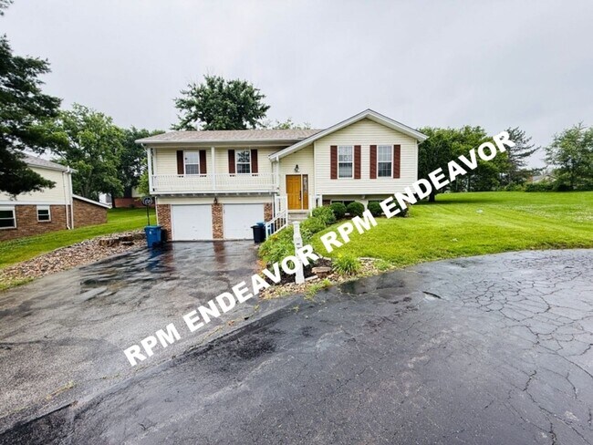 Foto del edificio - "Stunning 3-Bed Home with Modern Finishes, Spacious Yard, and Quiet Cul-De-Sac Location!"