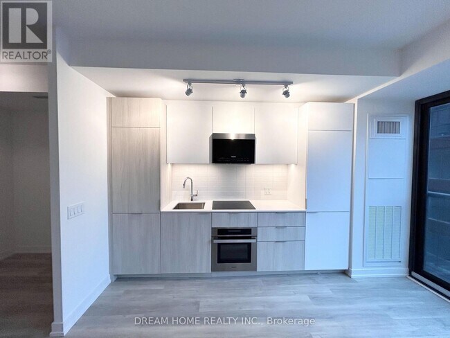 Photo du bâtiment - 28 Eastern Ave