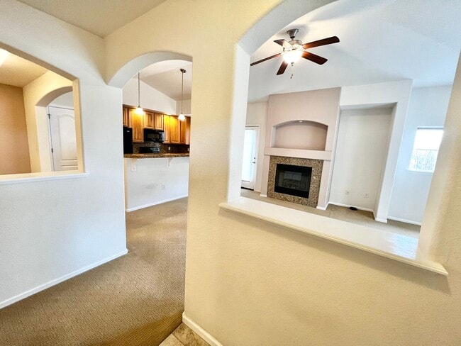 Building Photo - 2 Bed , 2 Bath Condo near Observatory Vill...