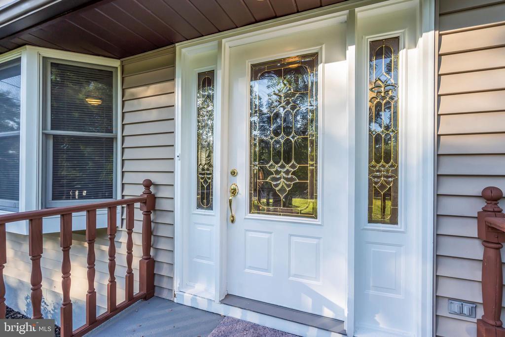Foto principal - 165 Lakeview Dr S