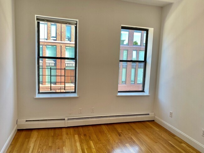 Foto del edificio - 229 Berkeley St